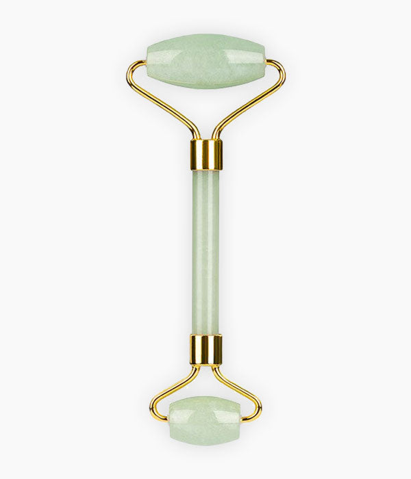 Rodet doble de Jade - Tarannà - Rodet doble per a massatge facial. Especial cara i contorn d'ulls.Fet a mà - Cada rodet de pedra és únic. QUE FÀ?- Ajuda a que les cremes, sèrums i olis que posem, penetrin i actuïn amb més profunditat.- Relaxa la musculatura i el sistema nerviós, reduint així la tensió, l'estrès, els nervis...- Alleuja els mals de cap.- La baixa temperatura del mineral ajuda a tancar els porus.- Redueix les bosses, ulleres i inflamació gràcies al drenatge limfàtic.- Estimula el c