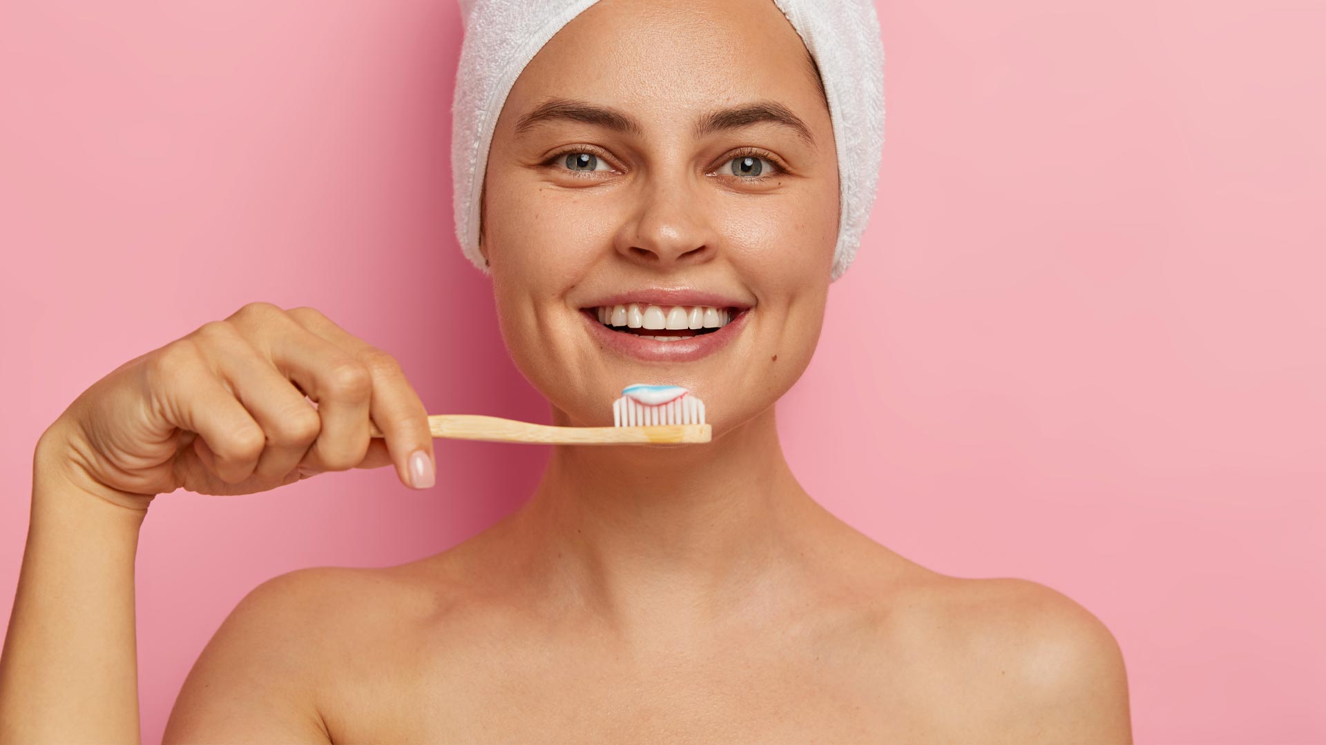 Productos de higiene bucal de cosmética natural ecológica para el cuidado oral diario