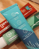 Pasta de dents amb Hidroxiapatita i Maduixa - Cos - Tarannà, botiga de cosmètica natural a Manresa